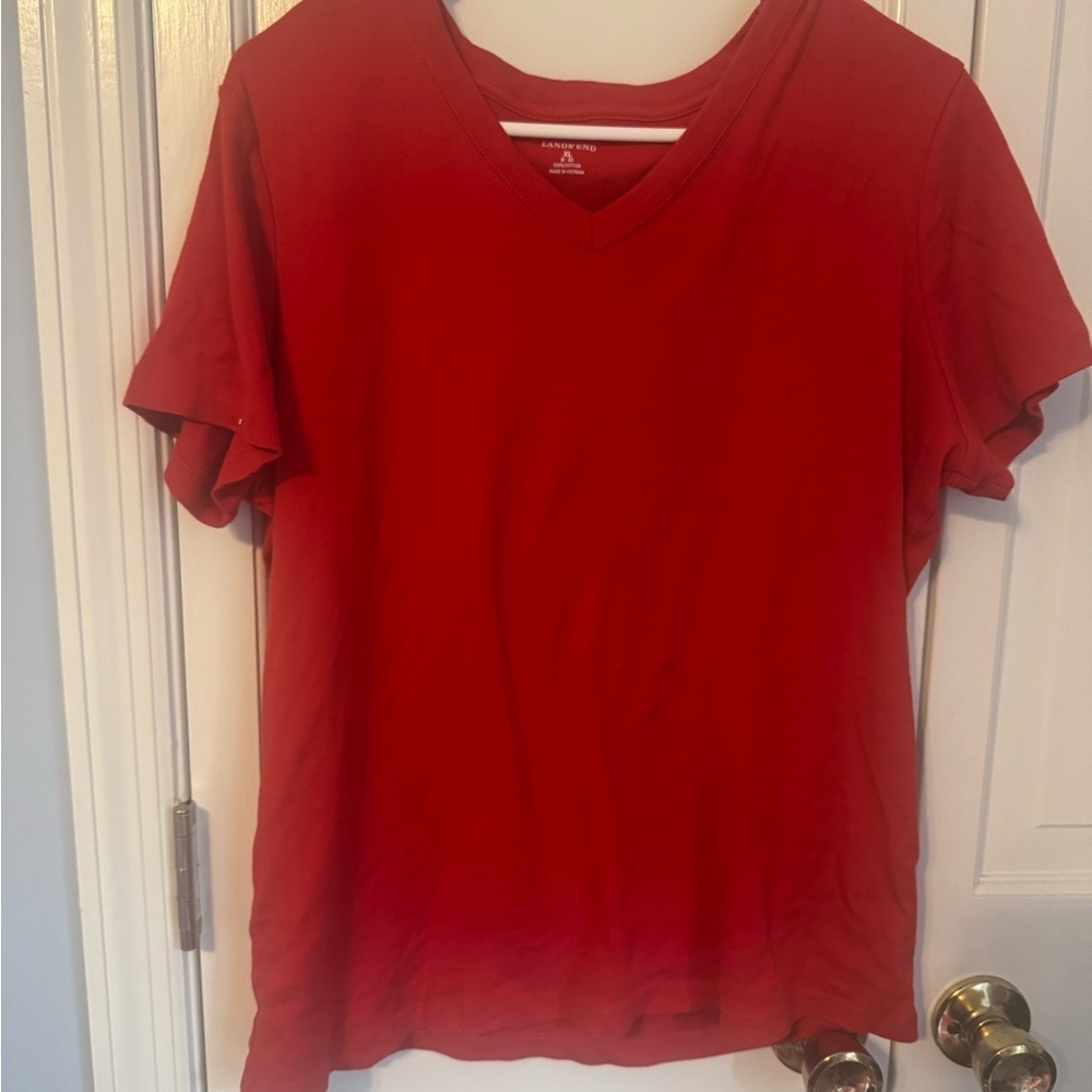 Red V-Neck Women's Top. Classic Comfy Style. XL. Like New - Picture 4 of 4
